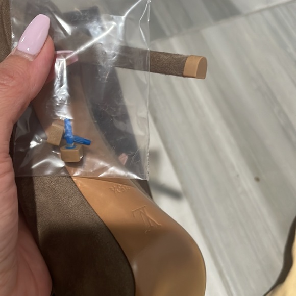 Louis Vuitton heels goat suede, calf suede and Nubuck leather size 35 1/2 size 6 - Picture 6 of 6